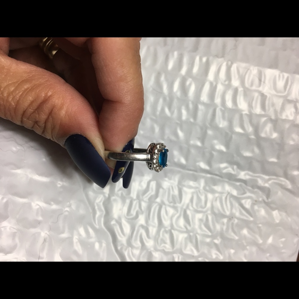 Ring - Picture 3 of 5